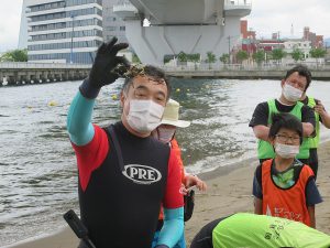 専門家にアマモの役割を教えていただきました