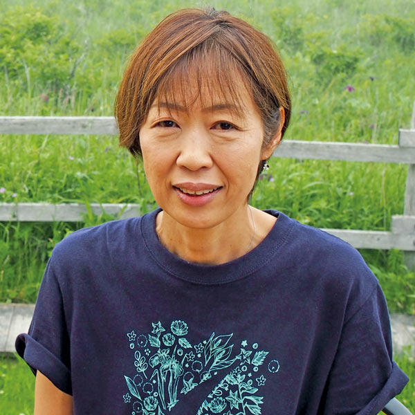 組織の歴史と未来を同時に見据える小川浩子さん。そのまなざしが職員と支持者の両方を育んでいる
