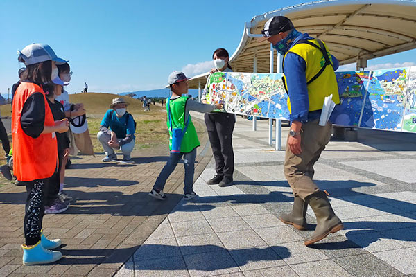 2022年10月29日(土)富士山保全活動「富士市前田地先 ふじのくに田子の浦みなと公園の海岸」清掃活動