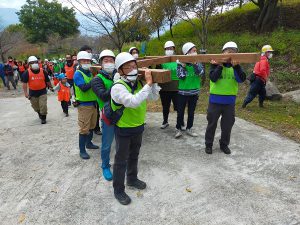 看板設置場所まで運搬