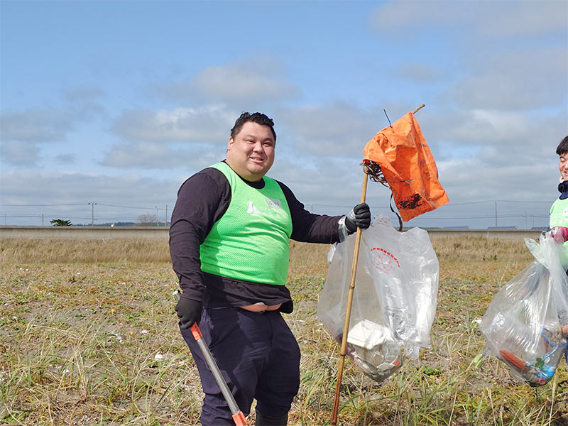 ごみ拾いの様子