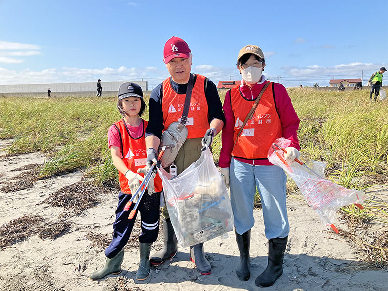 ごみ拾いの様子