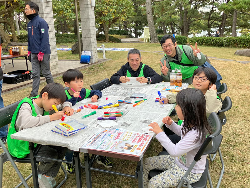 アマモパック作成の様子