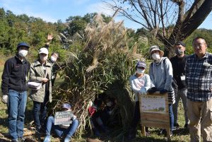 ４．完成した「草泊まり」